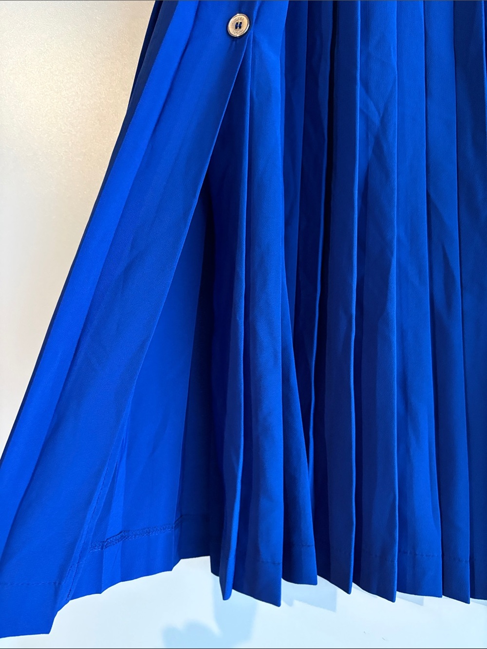 Zara Pleated Midi Skirt with Button-Trim in Cobalt Blue Large - Picture 3 of 6